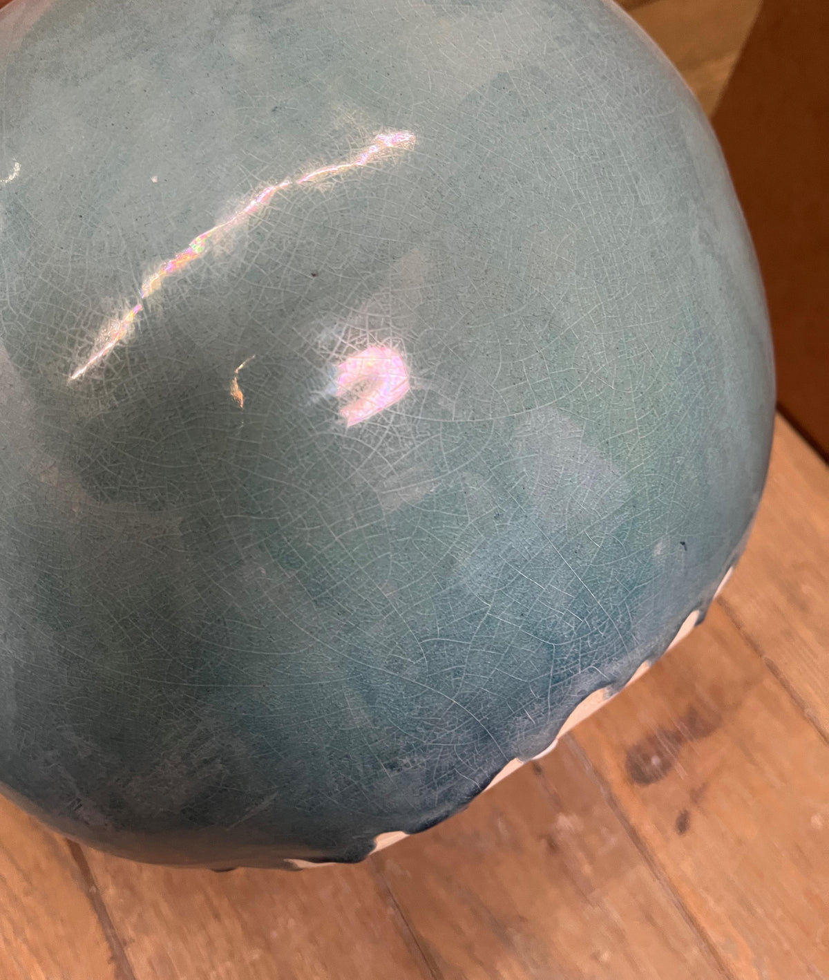 Vintage style green vase water drop shaped