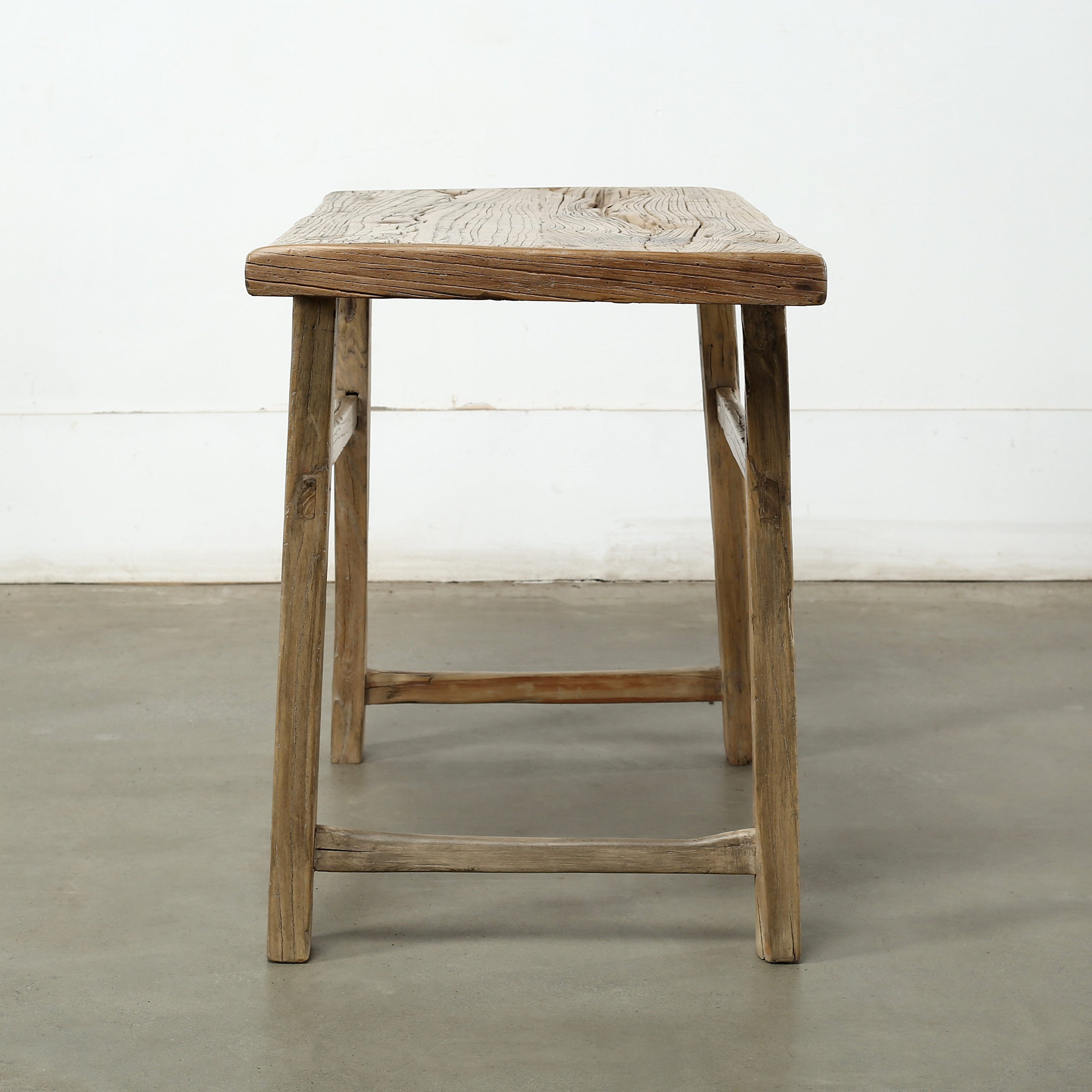 Vintage Accent Table Elmwood ���������������������������������������������������������������������������������������������������������������������������������������������������������������������������������������������������������������������������������������������������