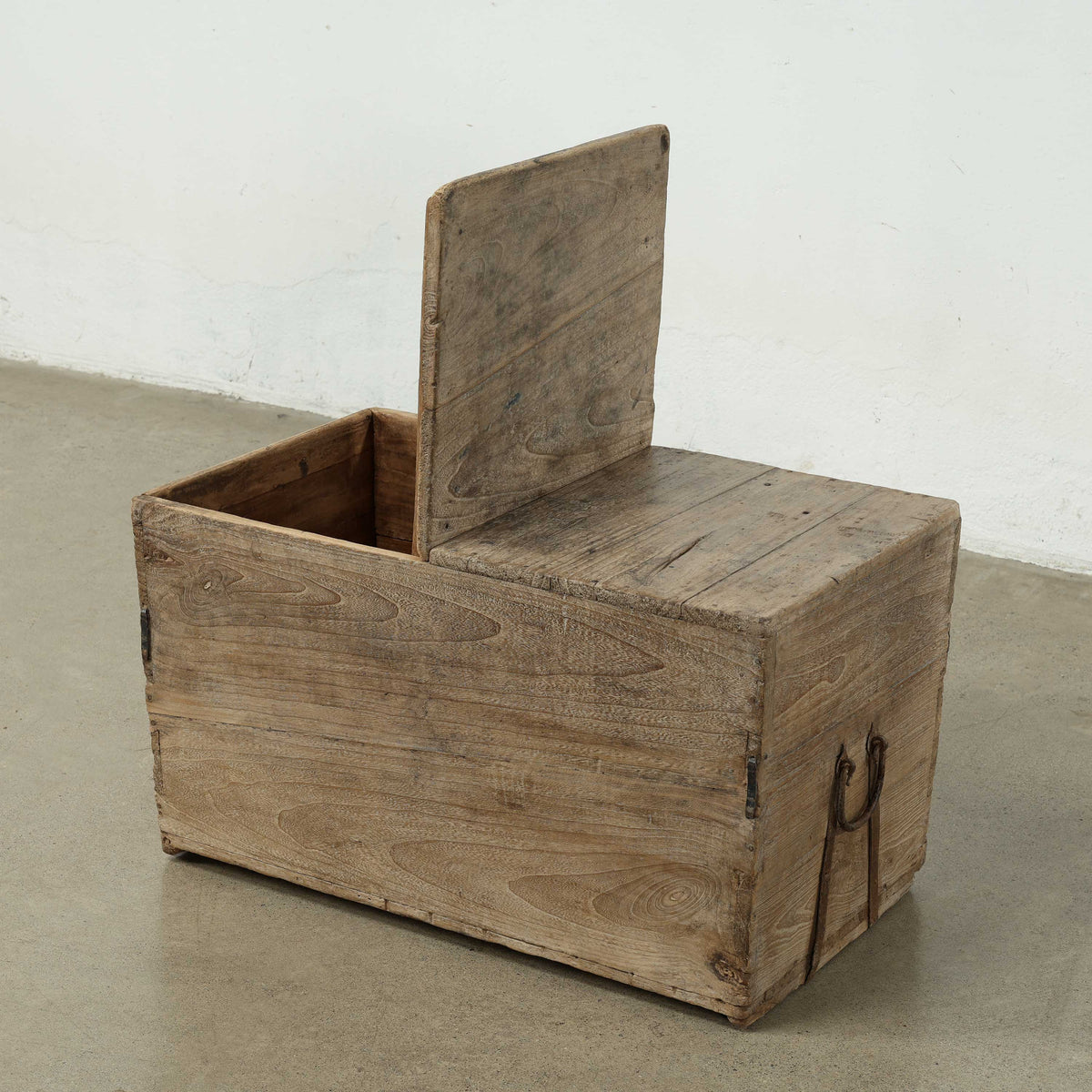 Vintage Storage Trunk Coffee Table with Iron Stapples 33"W 20"D