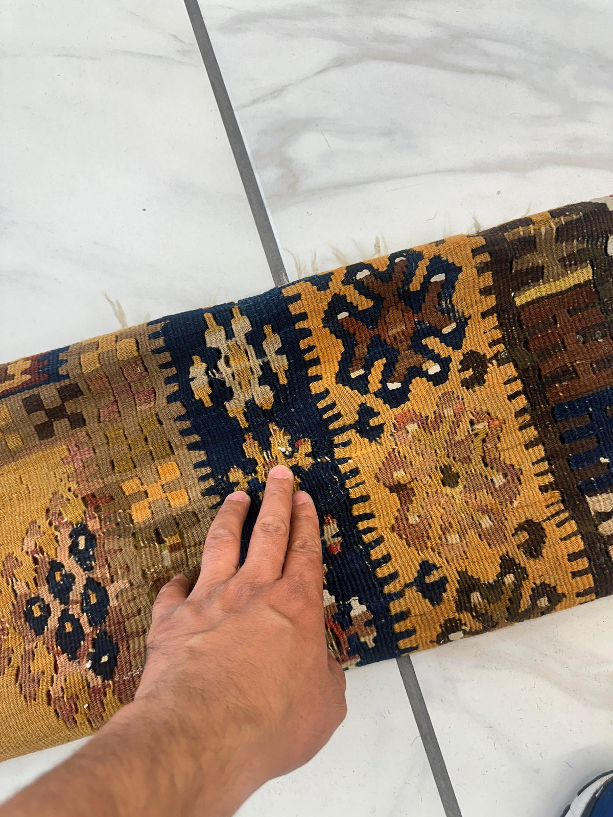 Antique Turkish Prayer Rug 4x7 | Gold, Navy & Red | Hand-Woven Wool Flatweave - Rugistan, view 10
