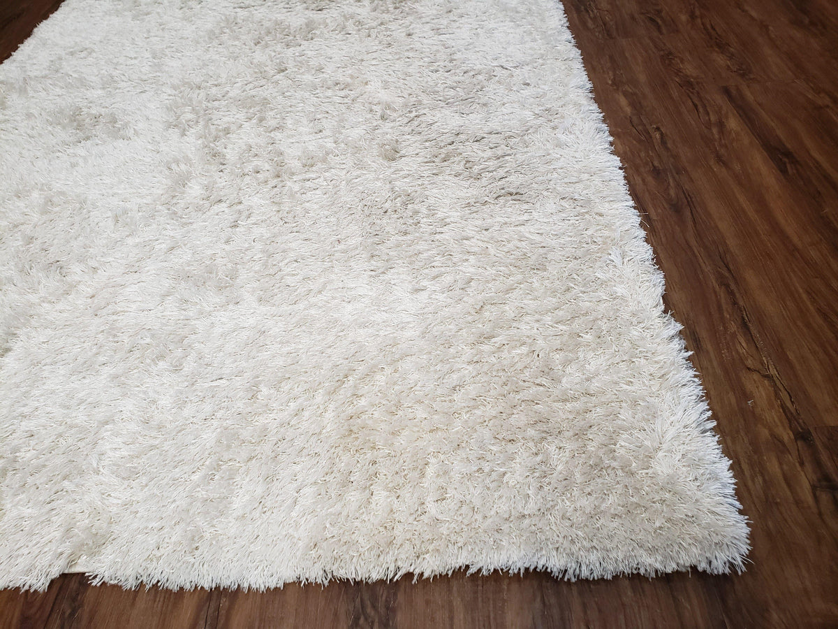 Safavieh Shag Rug 5x8, Pearl White Color, Isaac Mizrachi Shag Collection 5x7 Carpet, High Pile Soft Fluffly Bedroom Rug, Living Room Rug - Jewel Rugs, view 9
