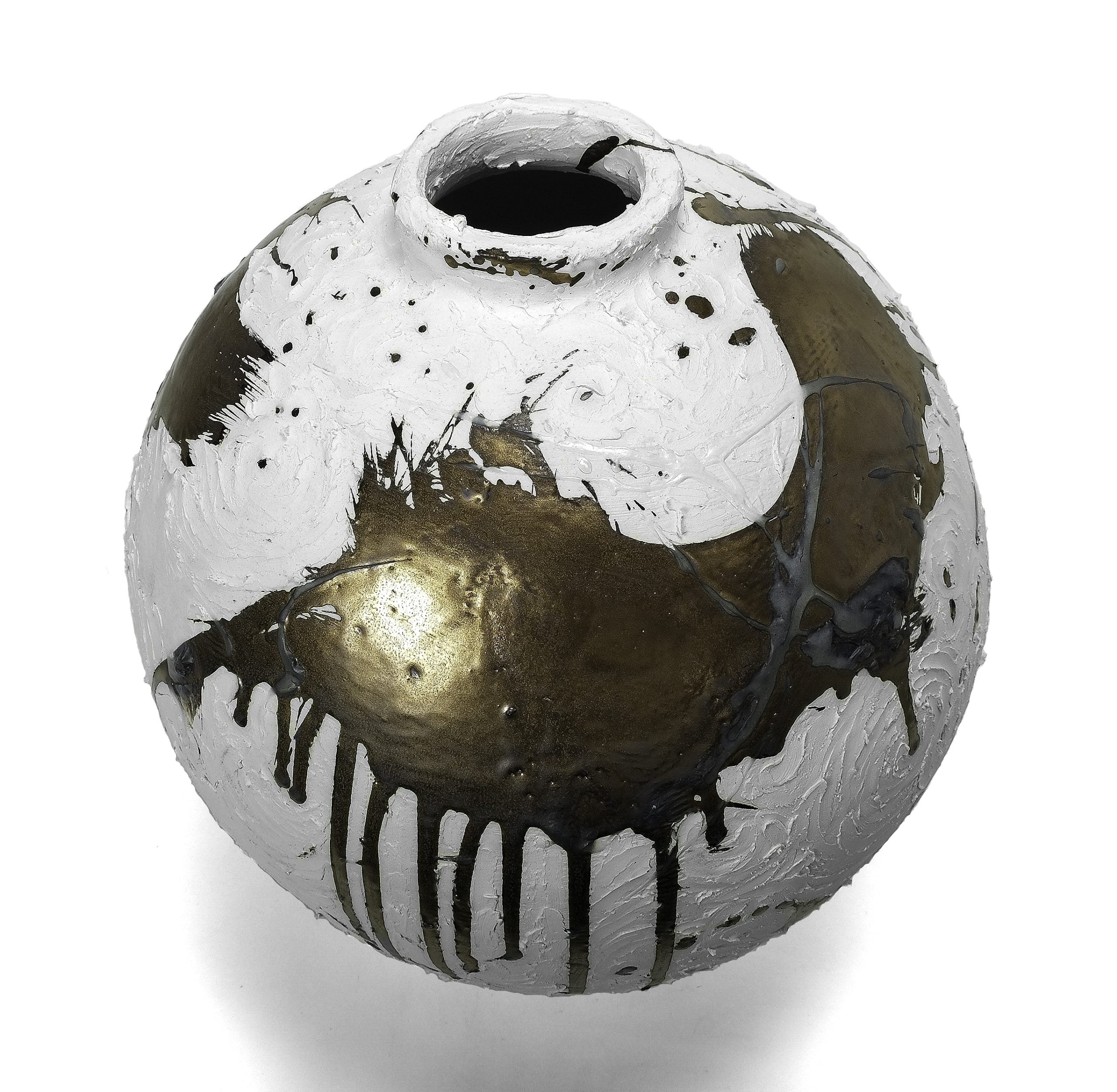 Vessel in White and Gold - No 128 image 3