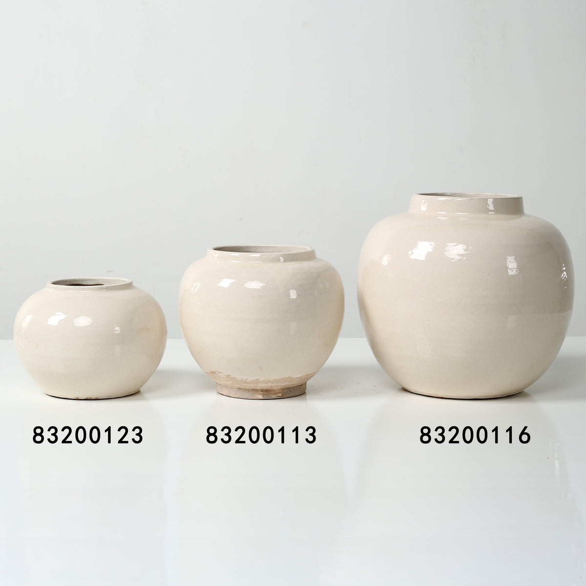 Approx. 6" High Off White Ceramic Round Pot (4.5" Opening)