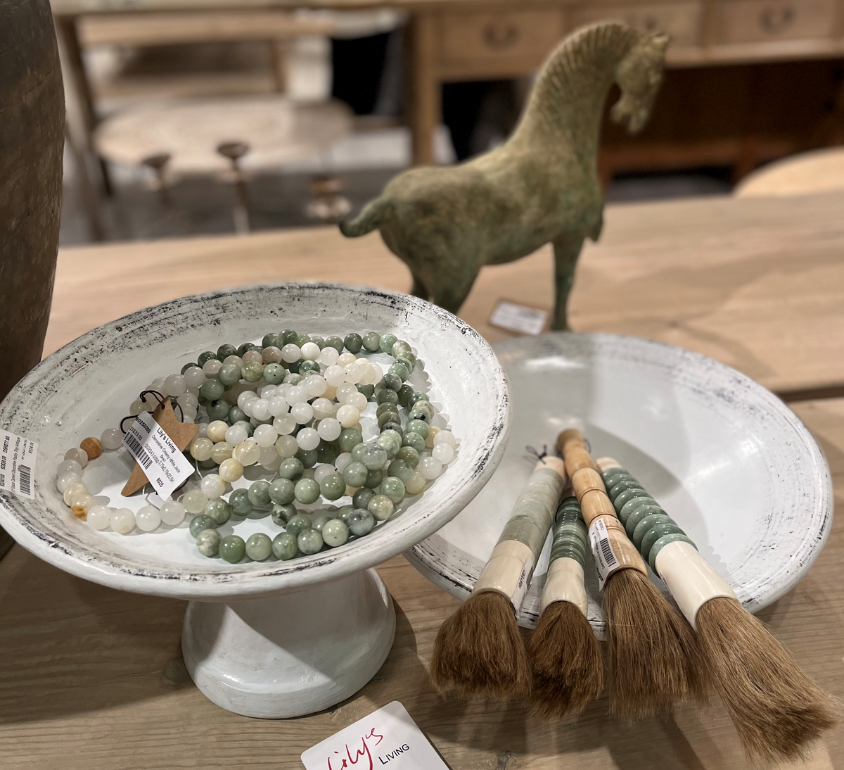 16" Decorative Round Plate Antique White 16x16x3