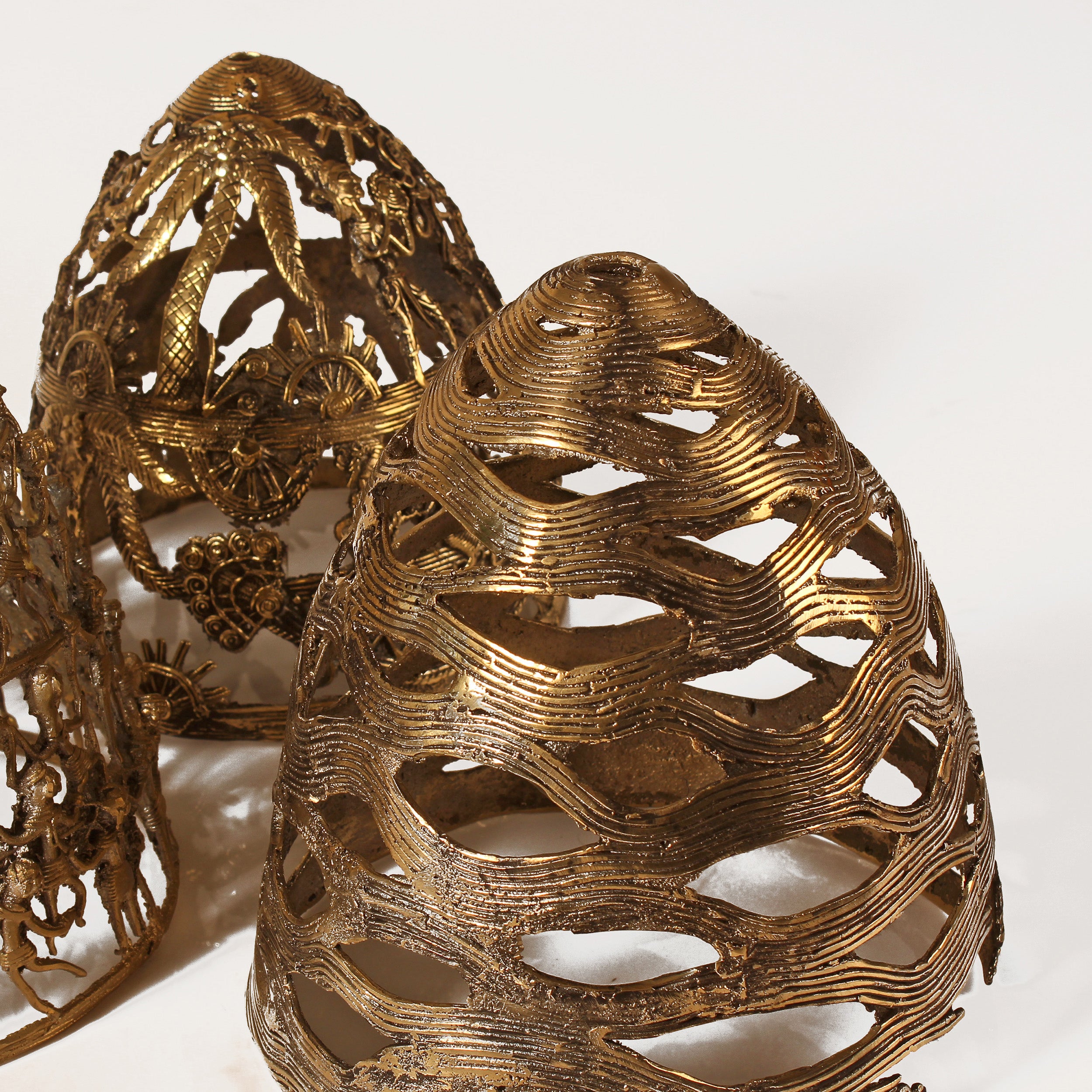 Lotus Pod Brass Lamp image 2