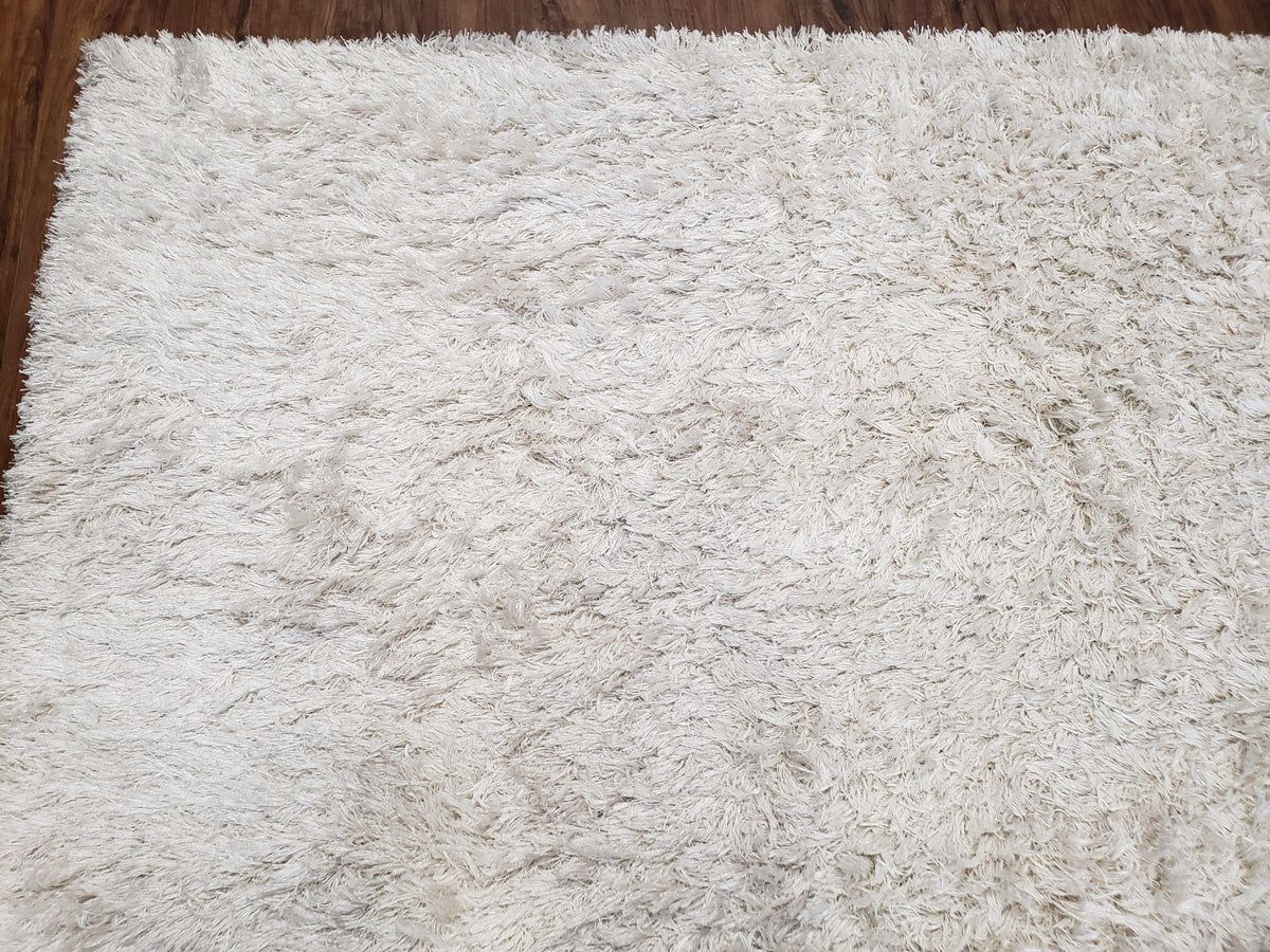 Safavieh Shag Rug 5x8, Pearl White Color, Isaac Mizrachi Shag Collection 5x7 Carpet, High Pile Soft Fluffly Bedroom Rug, Living Room Rug - Jewel Rugs, view 6