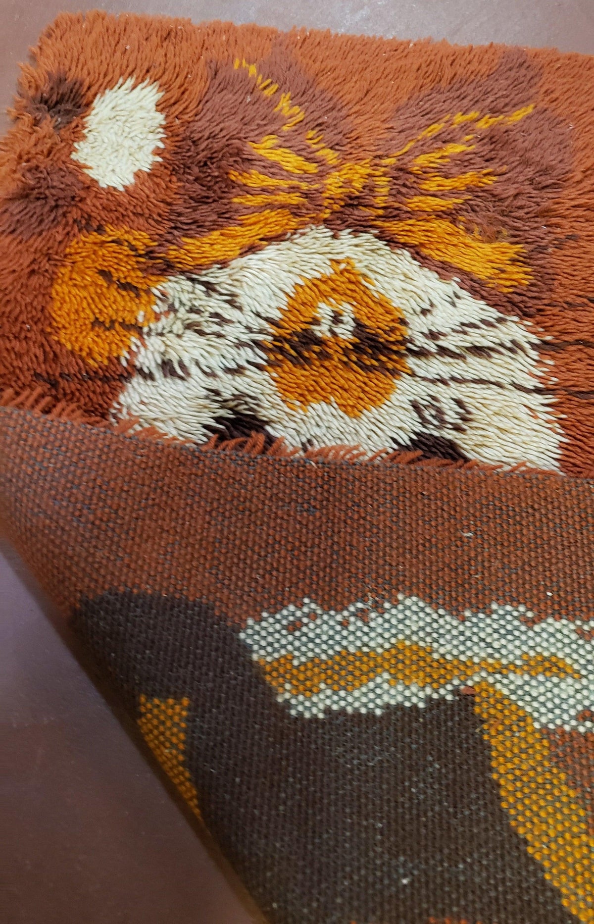 2x3 Rya Shag Rug Mid-Century Modern Danish Shag Rug 1960s Accent Rug Bunny Rabbit in Hat Dark Orange Small Shag Rug - Jewel Rugs, view 11