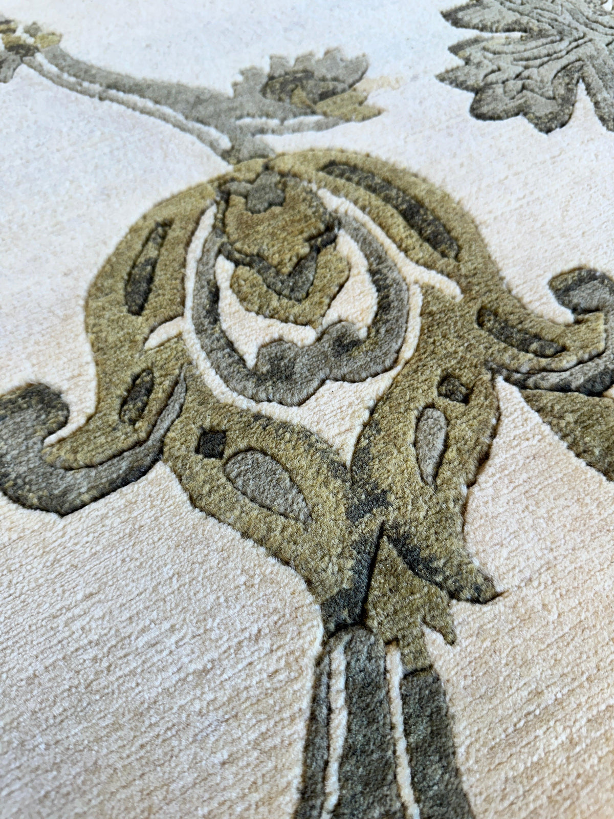Indian Rug 8x10 | Ivory, Olive Green & Gray | Hand-Knotted Wool - Rugistan, view 6