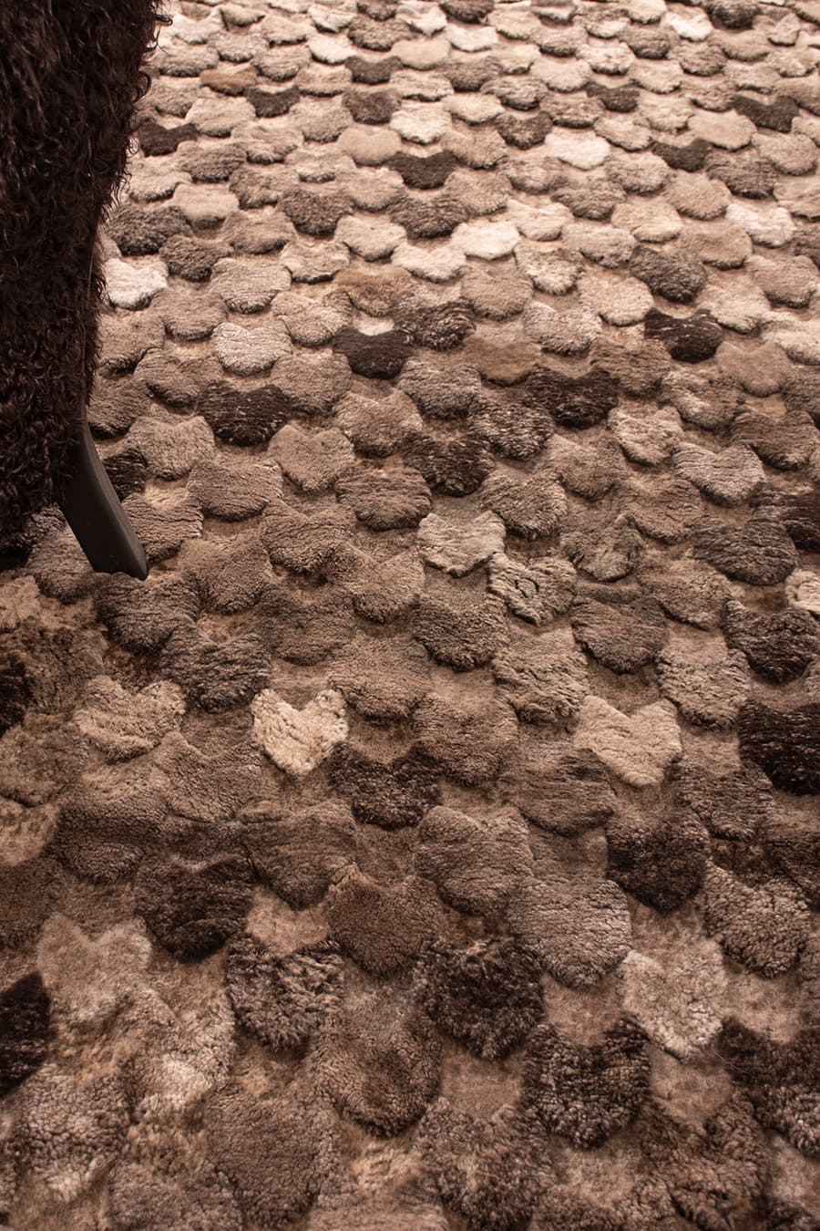 ARROWS – Hi-Low Sculpted Shearling Rug - Homelosophy