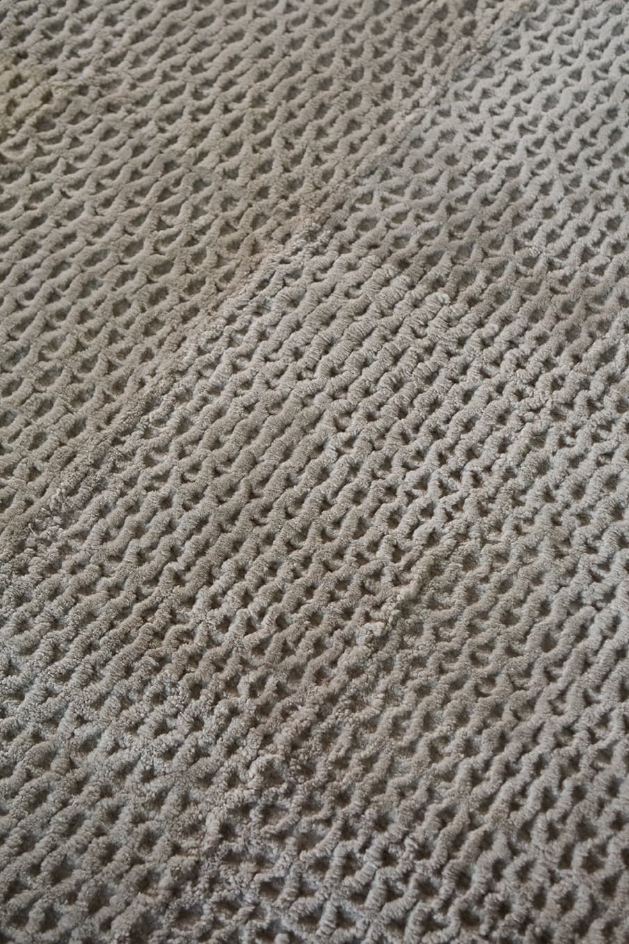 AMANDA - Sculpted Grey Rug - Homelosophy, view 6