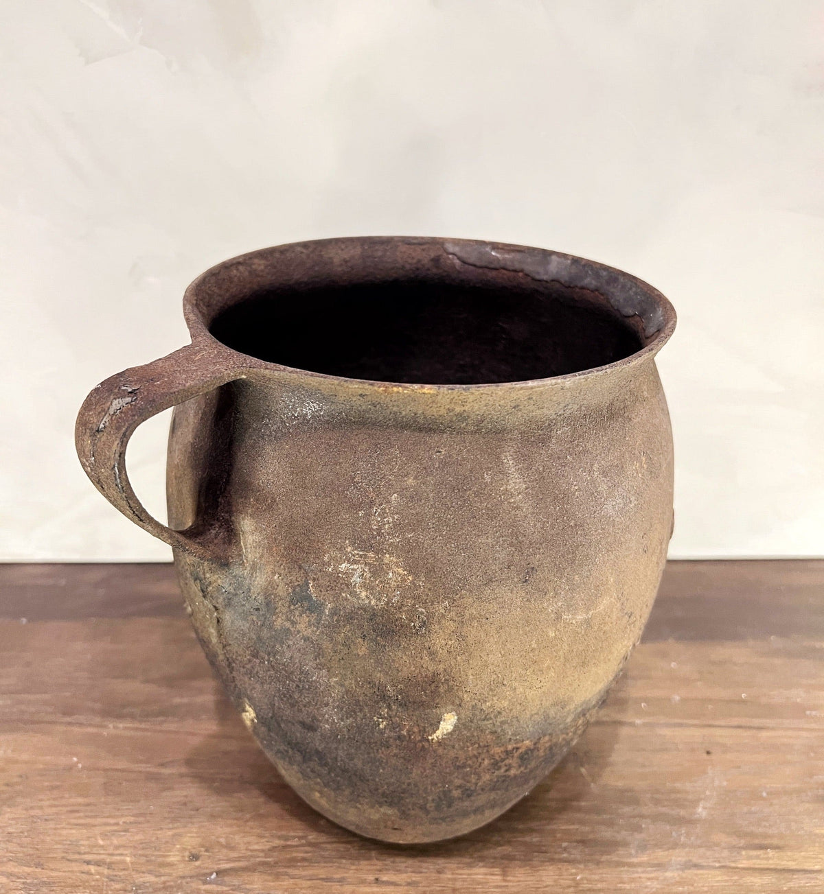 Artem Iron Pot - Source by Studio Skara, view 5
