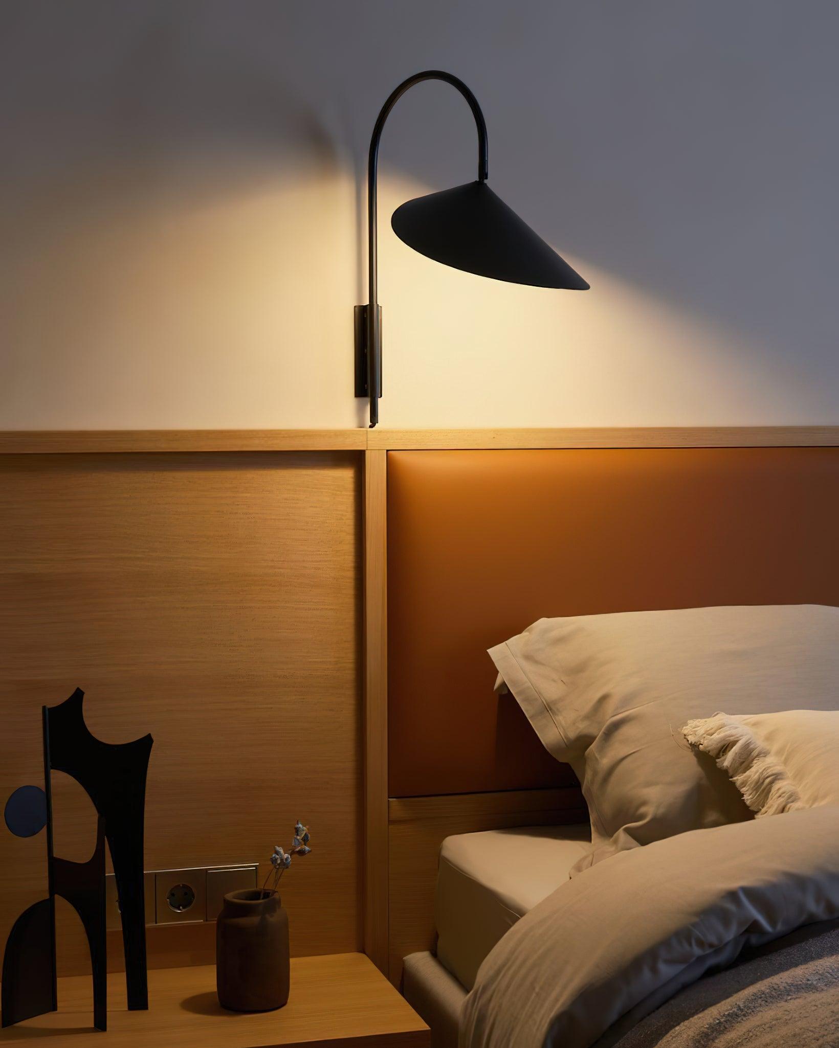 Sway Wall Lamp