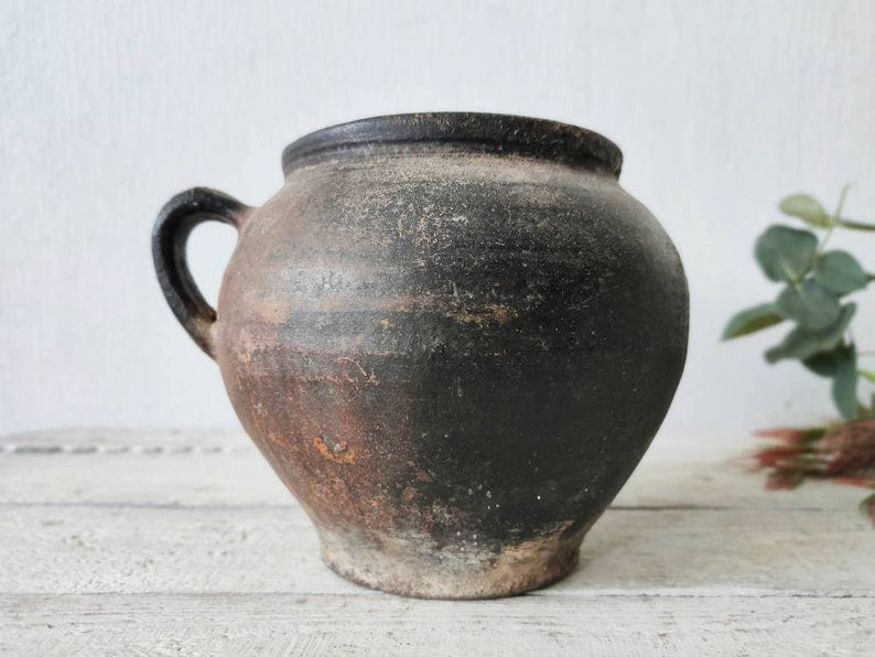 Ayaz Clay Pot - Source by Studio Skara, view 2