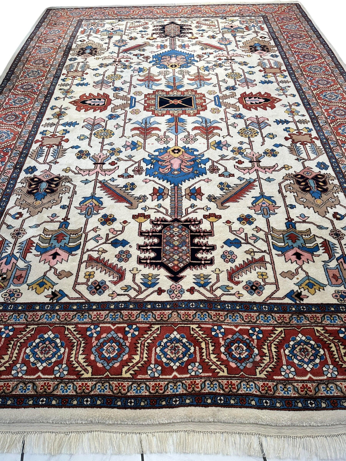 Hand-Knotted Vintage Afghani Serapi Wool Rug – 10'10" x 15'10" – Elegant Traditional Area Rug - Rugistan, view 3
