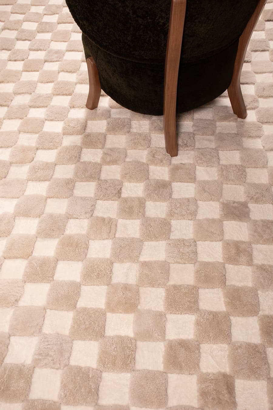 CHECKERED – High and Low Shearling Rug - Homelosophy
