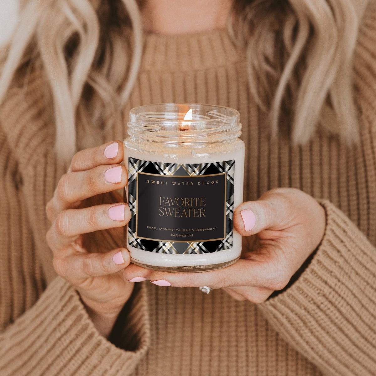 Favorite Sweater Soy Candle - Patterned 9 oz - Clear Jar (Cashmere and Vanilla) - Sweet Water Decor, view 4