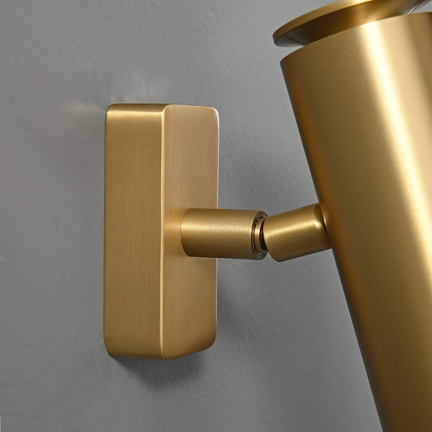 Champeaux Wall Lamp