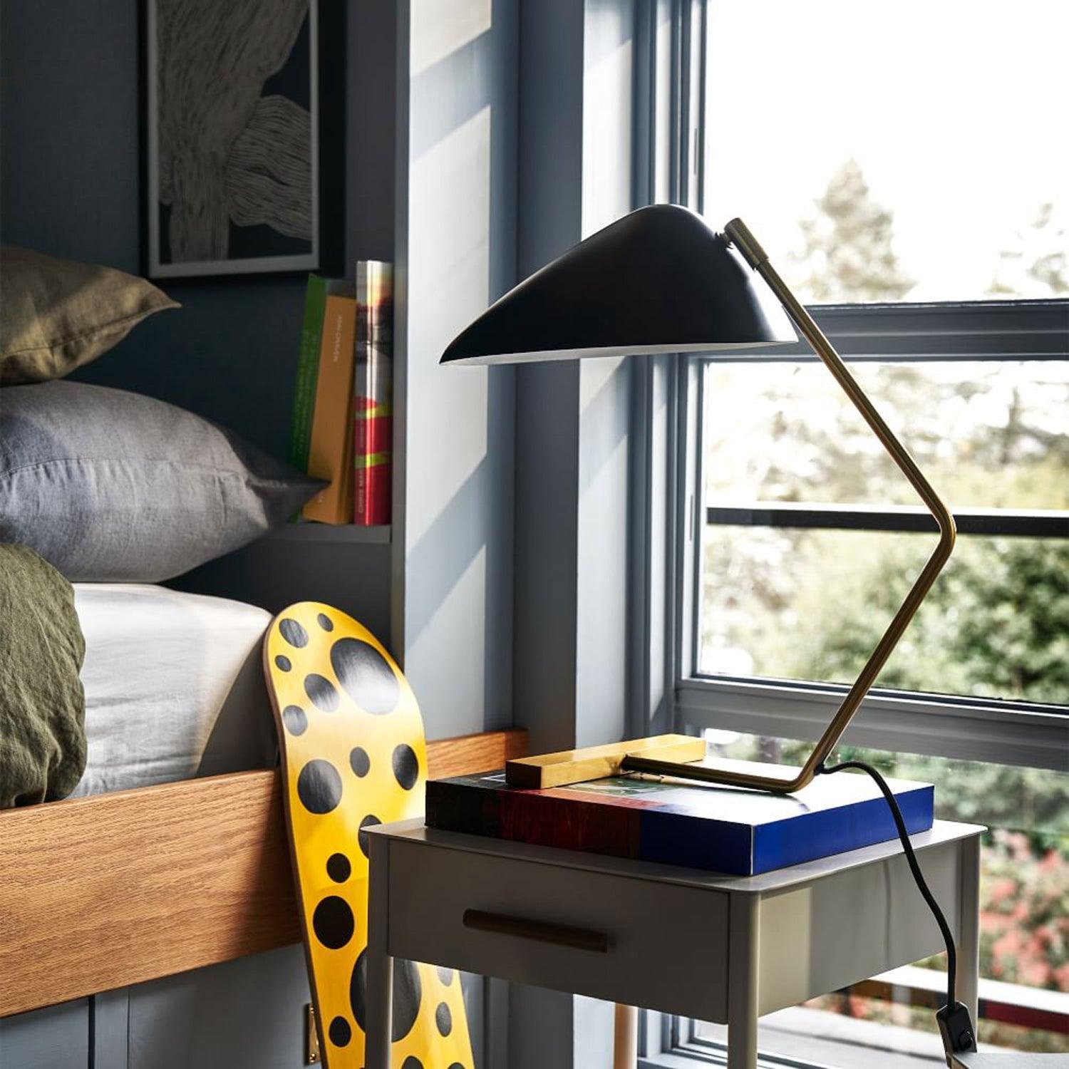 Curvilinear Mid-Century Table Lamp 18.1"