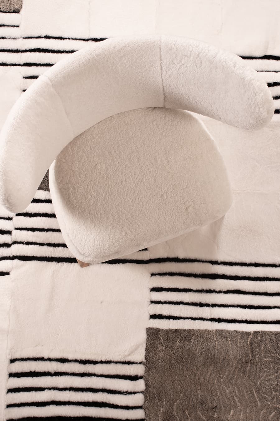 DONKEY - Merino Wool Rug for High-End Interiors - Homelosophy