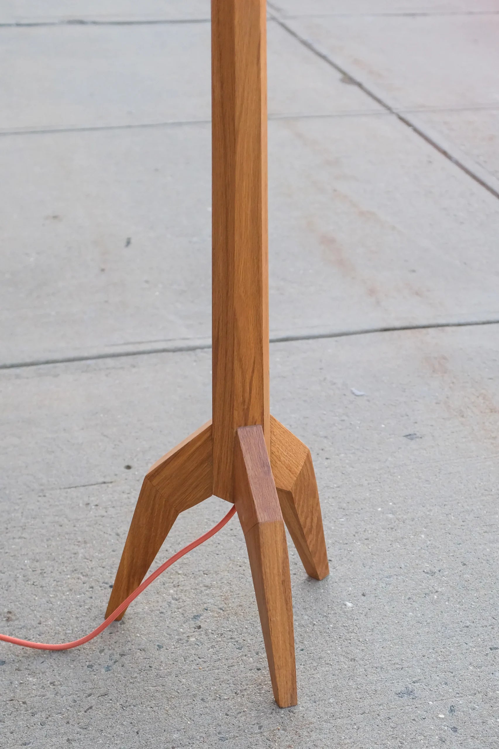 Falcon Floor Lamp image 3