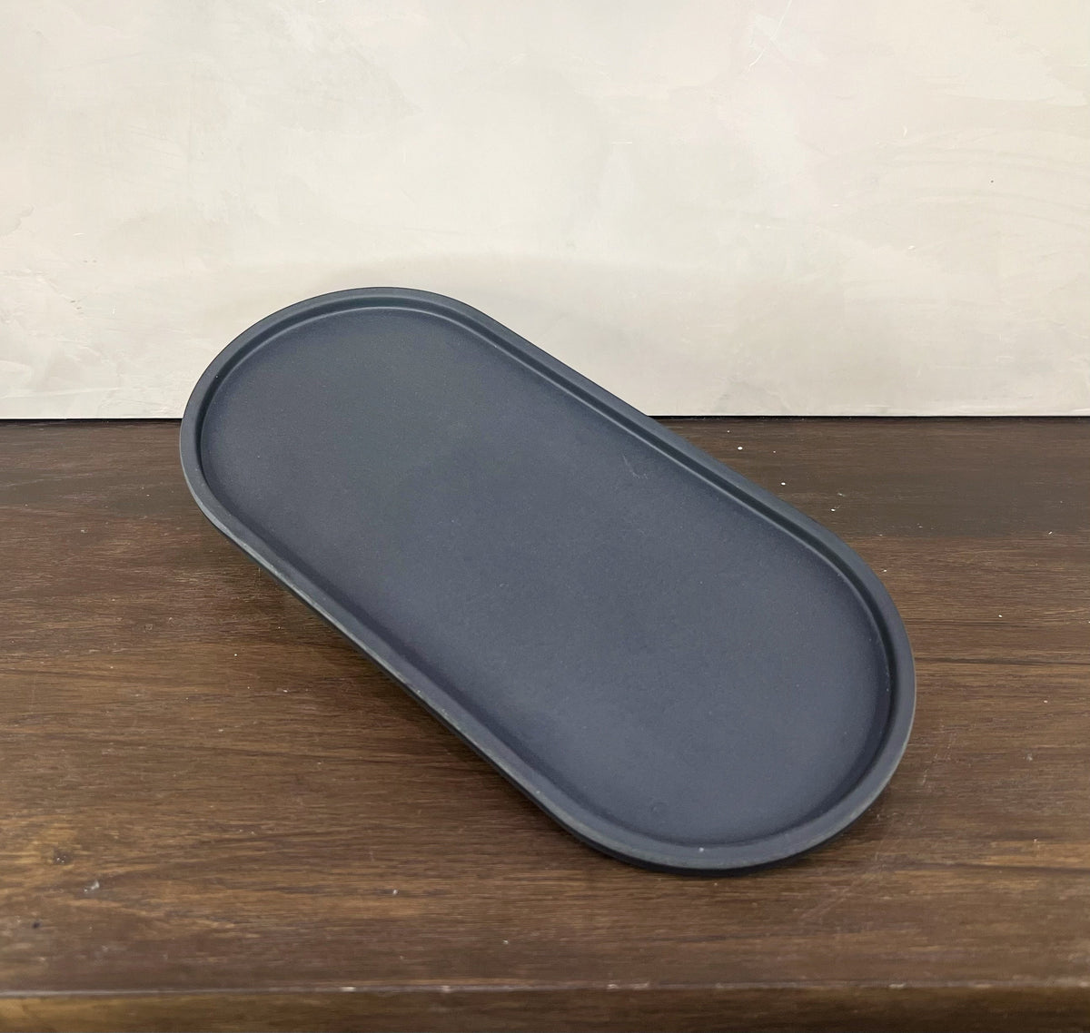 Upcycled Oval Tray: Bamboo Fibre Black - Source by Studio Skara, view 4