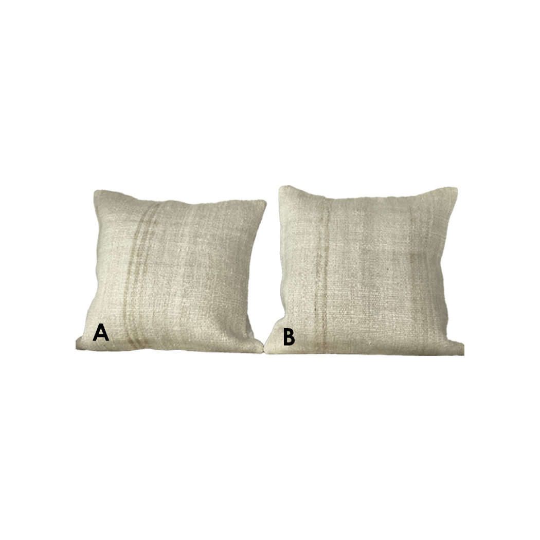 Vintage Woven Pillow #LO.1007 - Source by Studio Skara, view 2