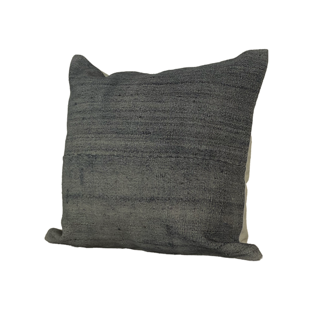 Vintage Woven Pillow #LO.1011 - Source by Studio Skara, view 2