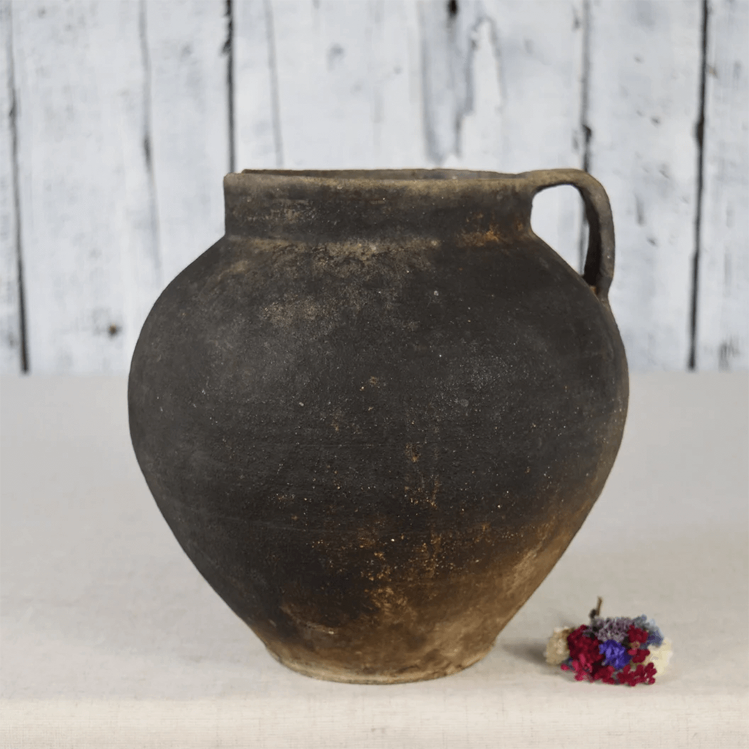 Iya Ancient Clay Pot - Source by Studio Skara, view 4
