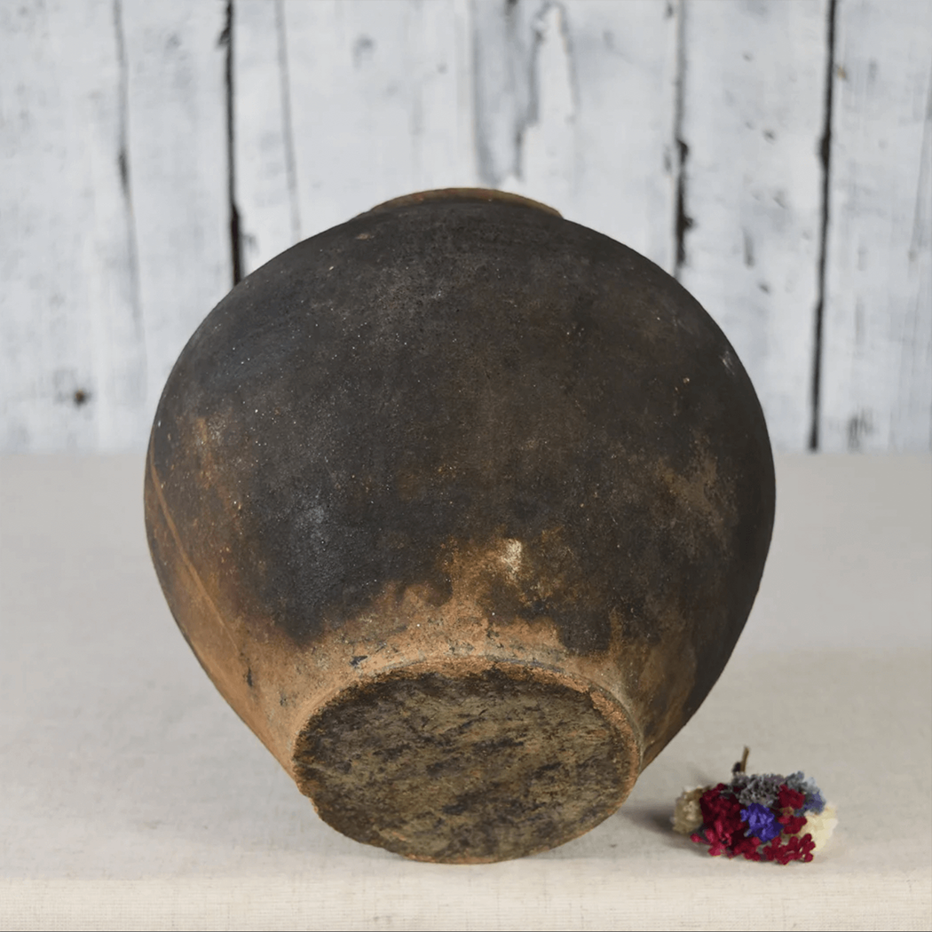 Iya Ancient Clay Pot - Source by Studio Skara, view 3