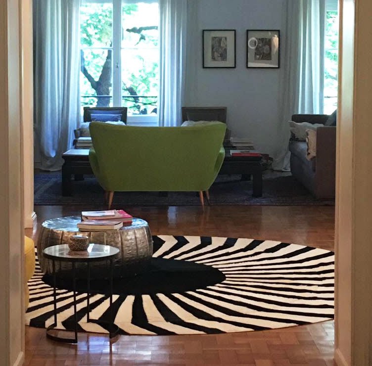 JAPAN SUN – Round Cowhide Rug in Black and White for Trade Professionals - Homelosophy, view 6