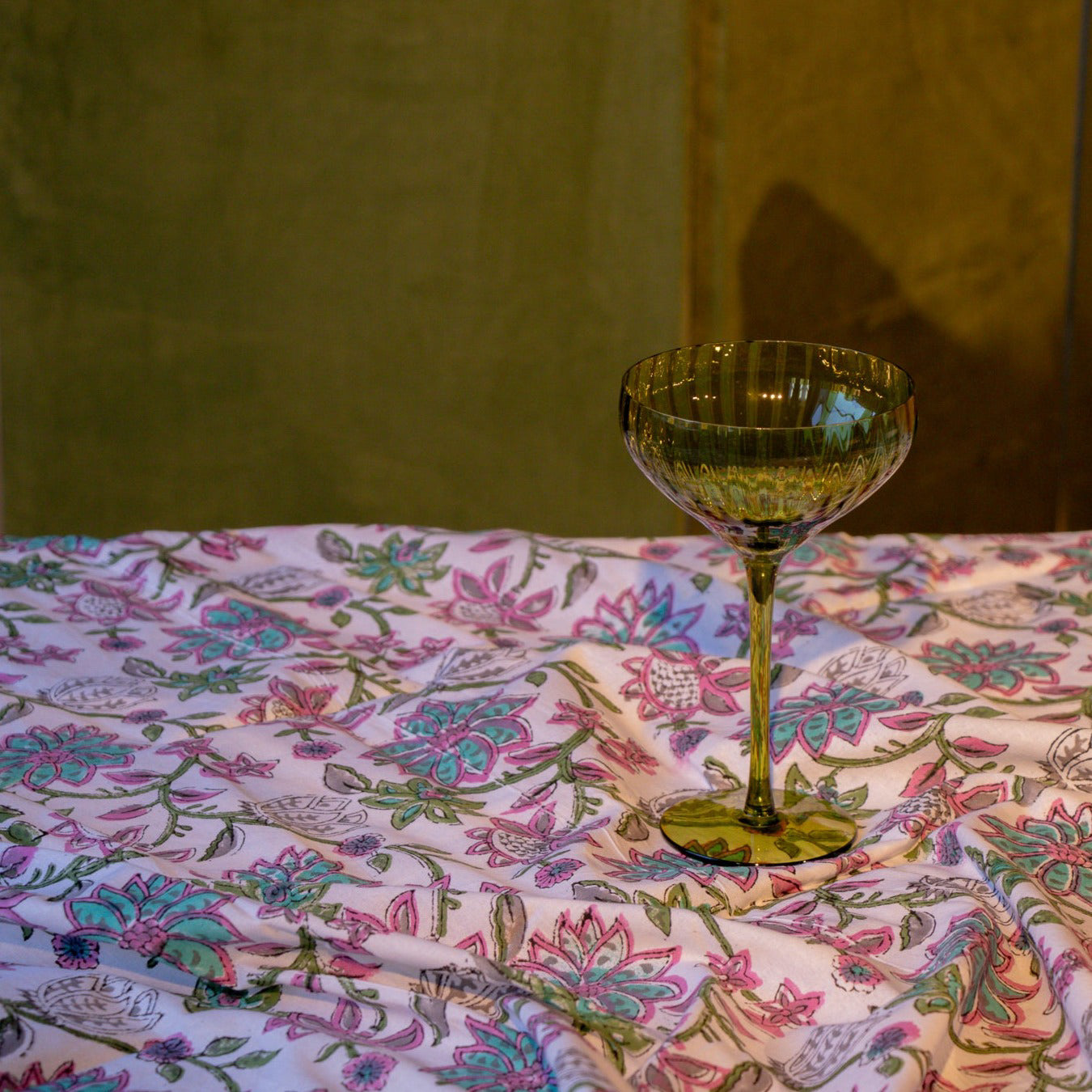 100% Organic Cotton - Pendula Petunia Tablecloth