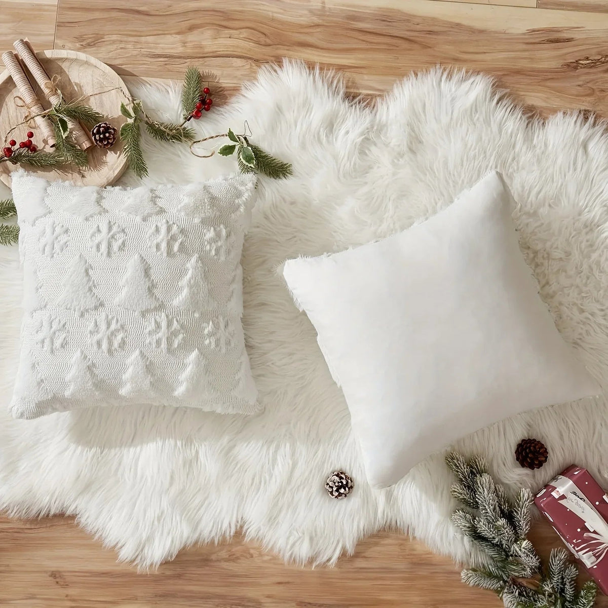 Plush Christmas Pillow Covers 45.72x45.72 cm - Green/Red/Golden Lace-Like Patterns, Zippered