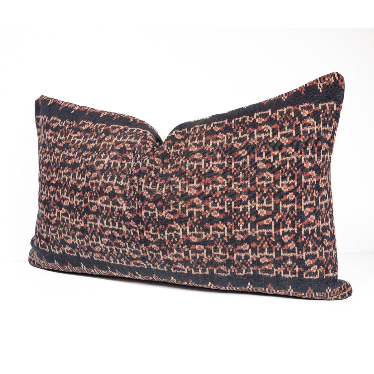 Sena Pillow - Source by Studio Skara, view 2
