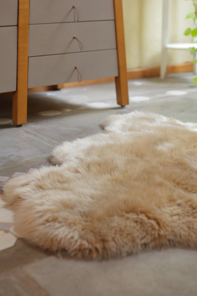 Single Fur Rug - Homelosophy, view 3