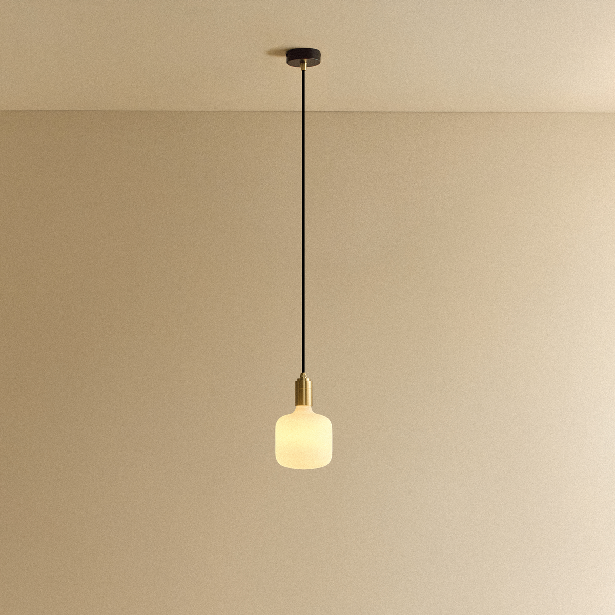 Oblo Pendant Light in Brass