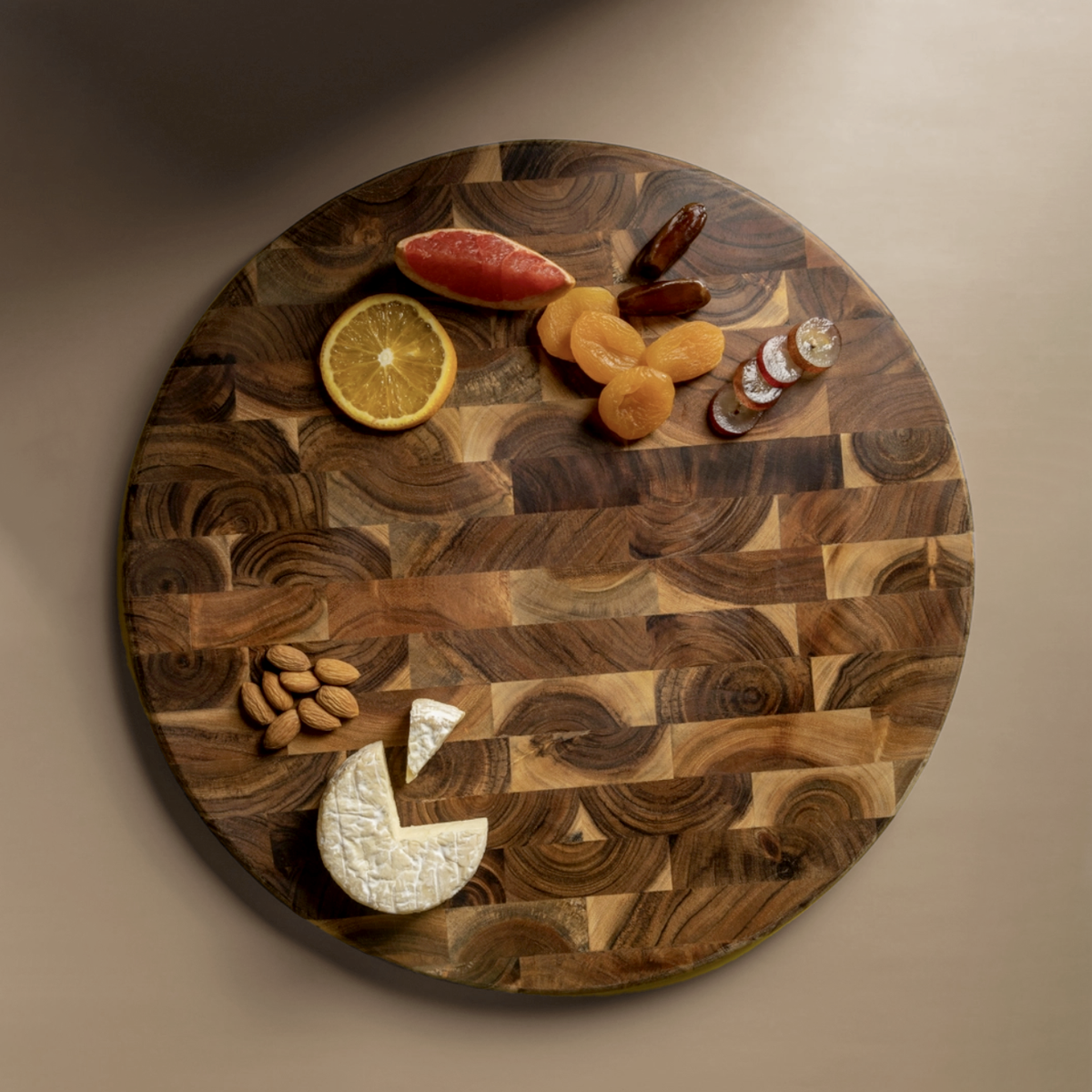 Tamas Cutting Board - Source by Studio Skara, view 3