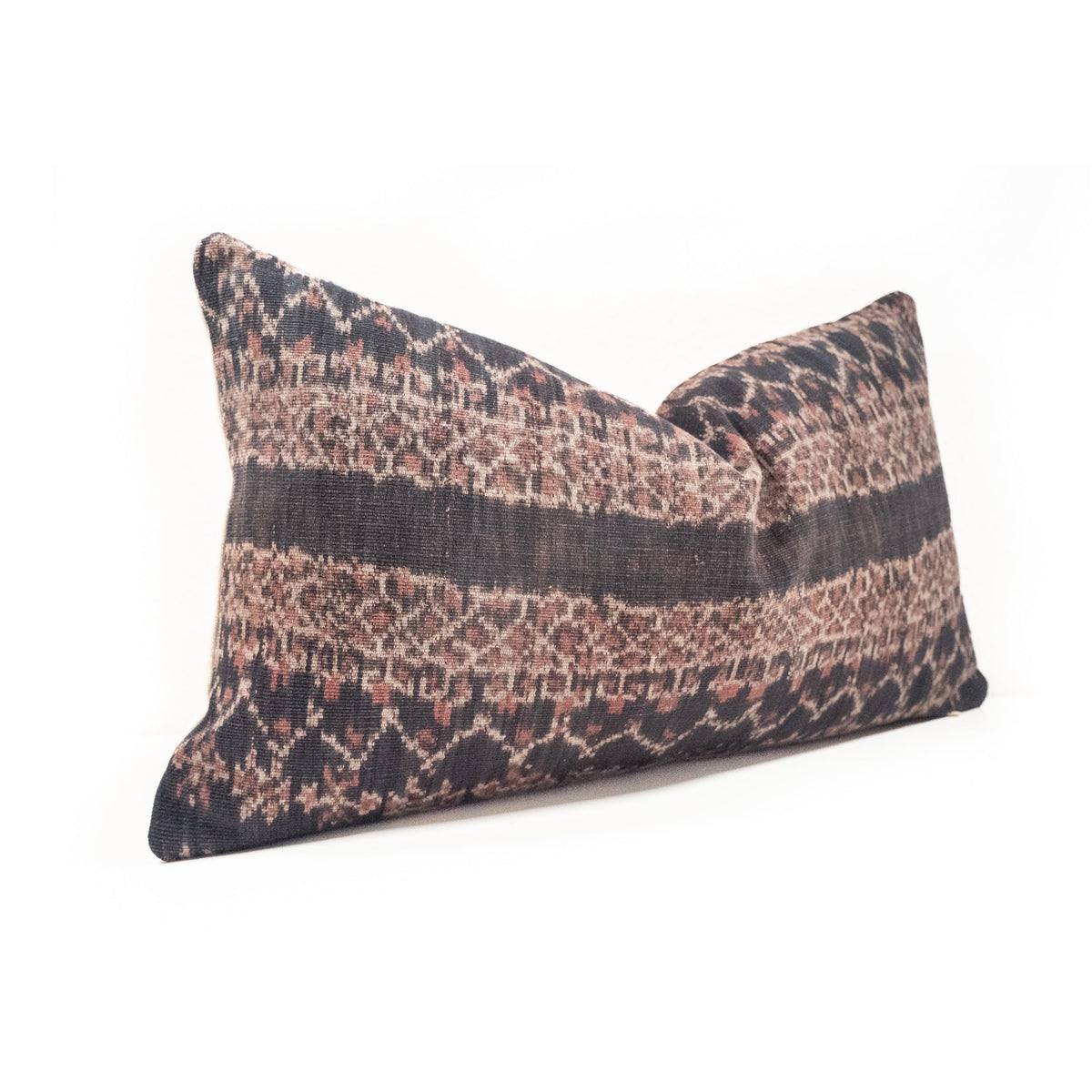 Tibo Pillow - Source by Studio Skara, view 2