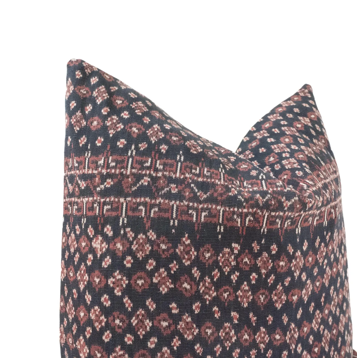 Turi Pillow - Source by Studio Skara, view 3
