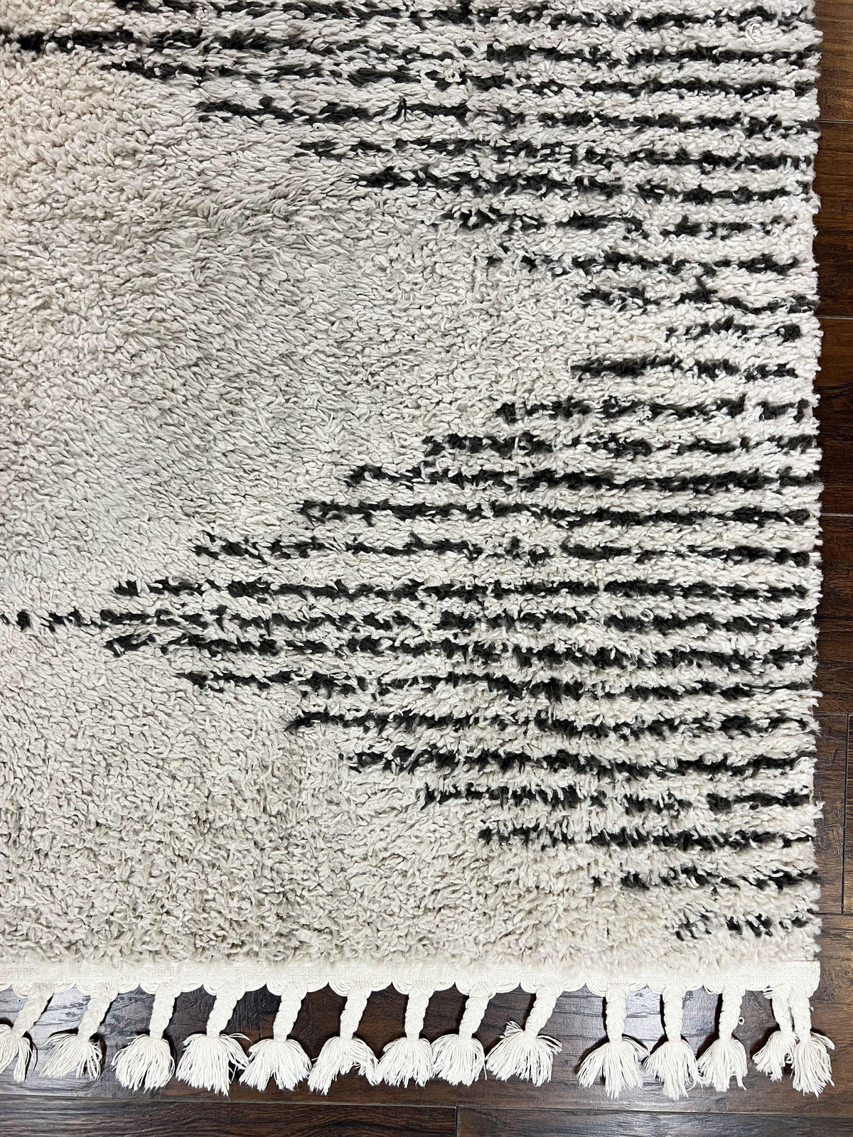 Shag Rug 5x8, Off White and Black Modern Contemporary Shag Area Rug, Moroccan Style Rug 5 x 8 ft, Medium Sized Rug, nuLoom Rug - Jewel Rugs, view 10