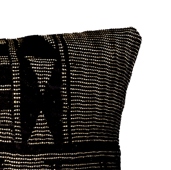 Zuri Pillow - Source by Studio Skara, view 2