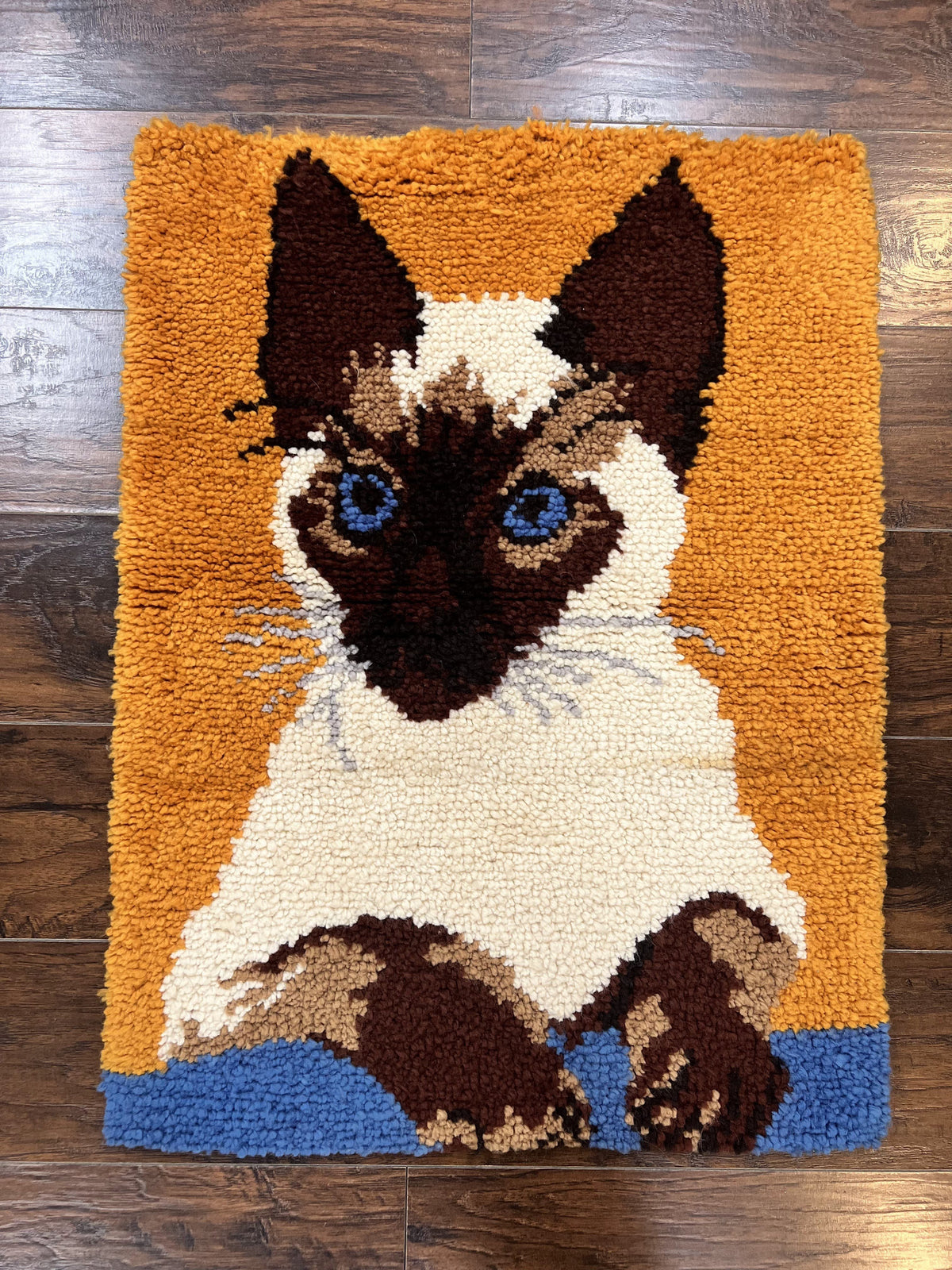 Small Shag Rug with Siamese Cat Pictorial, 2x3 ft Rug, Wool, Vintage, Danish Rya Shag Rug, Orange - Jewel Rugs, view 4