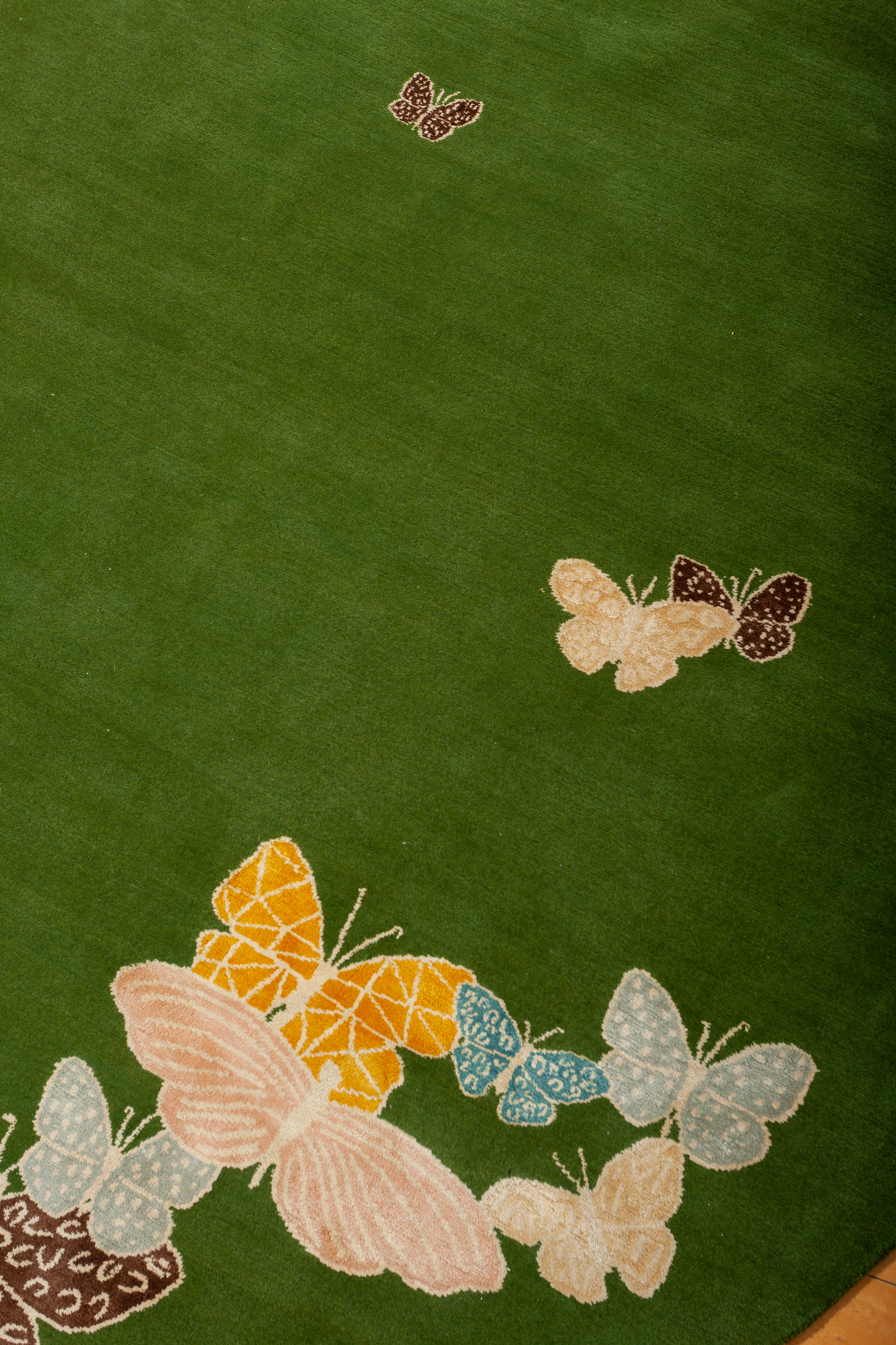 "Spirit in the Sky" - Vibrant Green Round Butterfly Rug in Wool - image 3