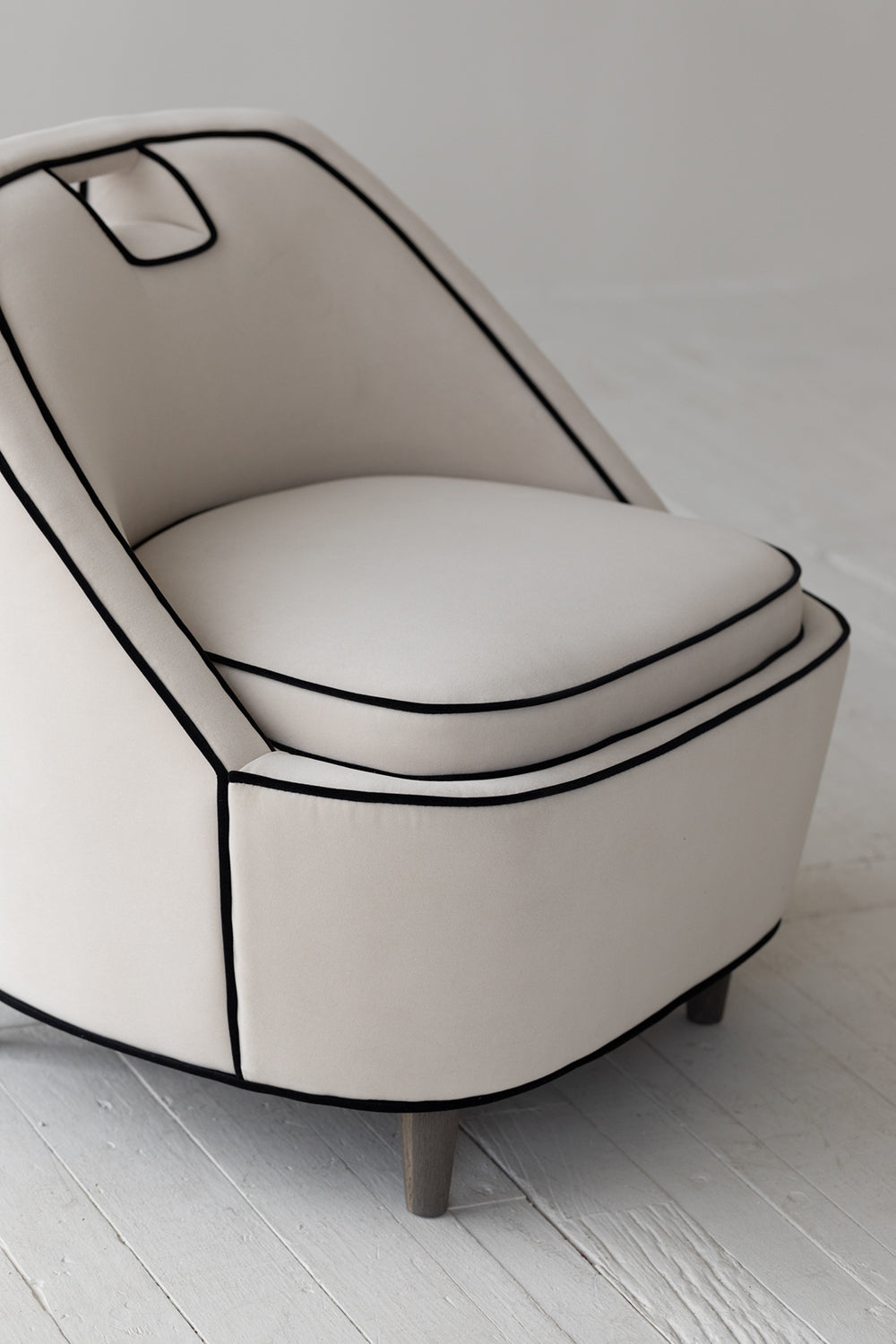 Okeanos Lounge Chair image 7