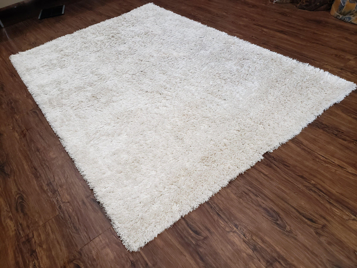 Safavieh Shag Rug 5x8, Pearl White Color, Isaac Mizrachi Shag Collection 5x7 Carpet, High Pile Soft Fluffly Bedroom Rug, Living Room Rug - Jewel Rugs, view 4