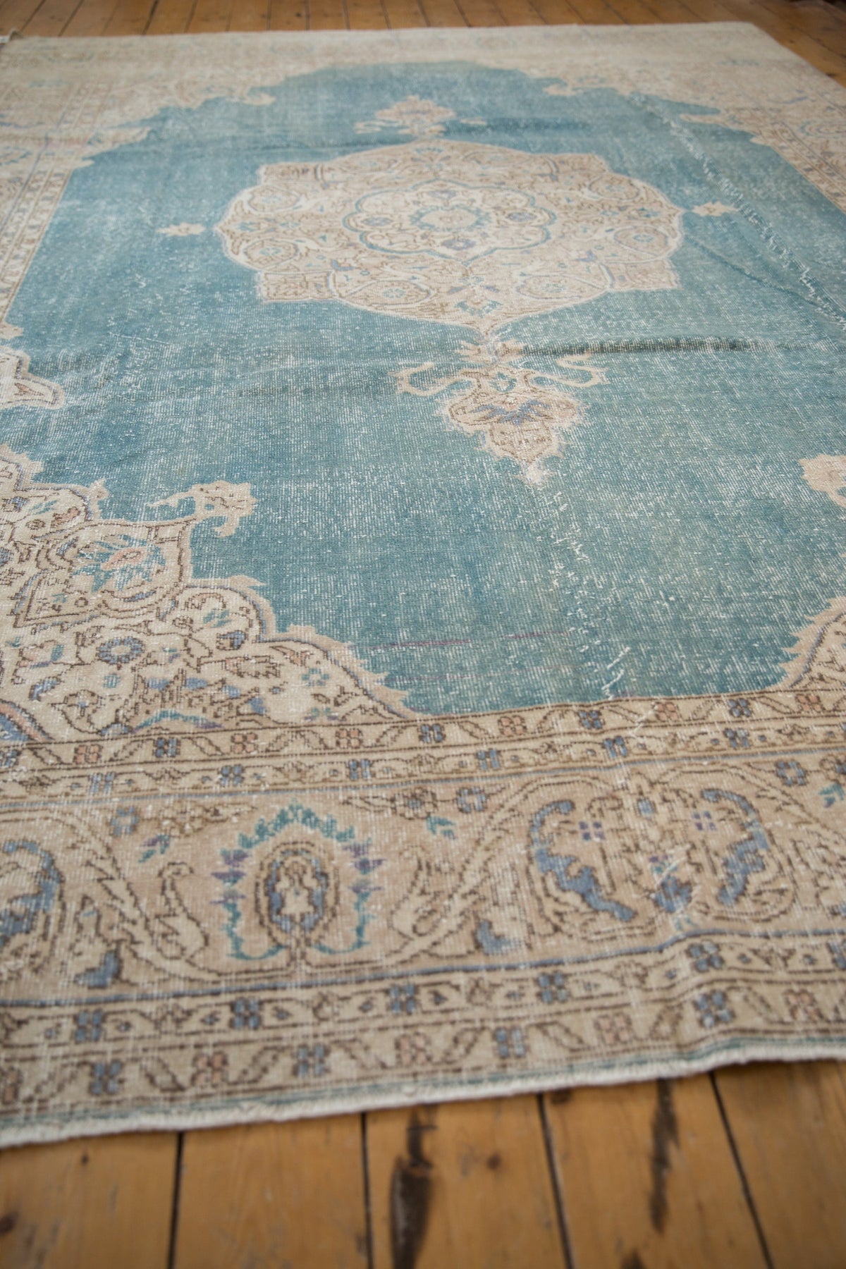 8x12 Vintage Distressed Sivas Carpet