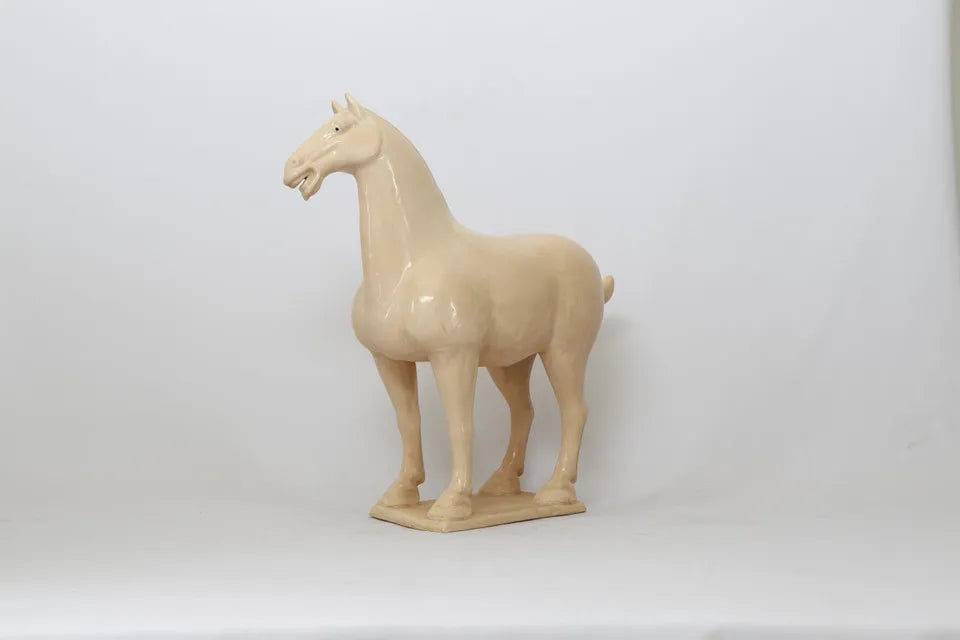 White Tang Horse Large image 4
