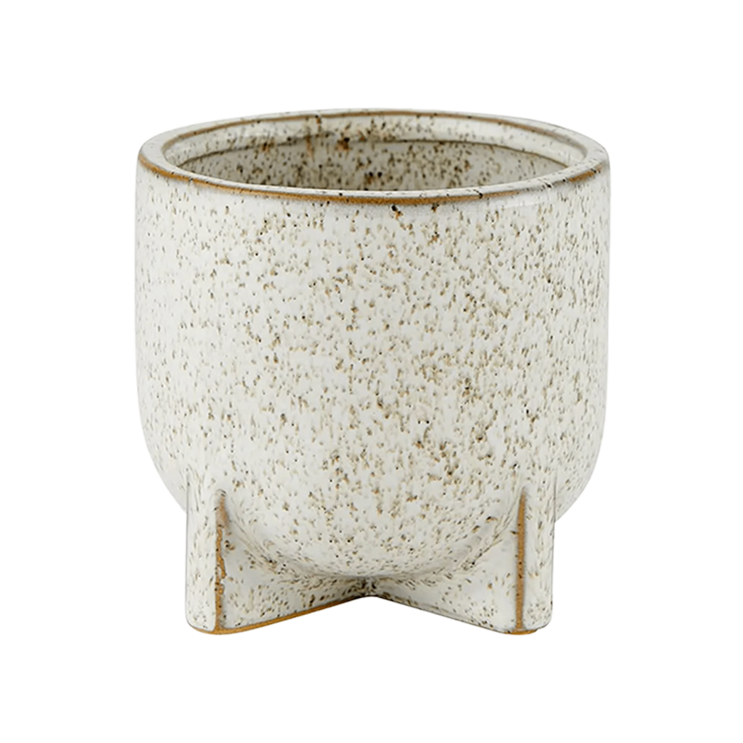 Finley Footed Pot - Source by Studio Skara, view 3