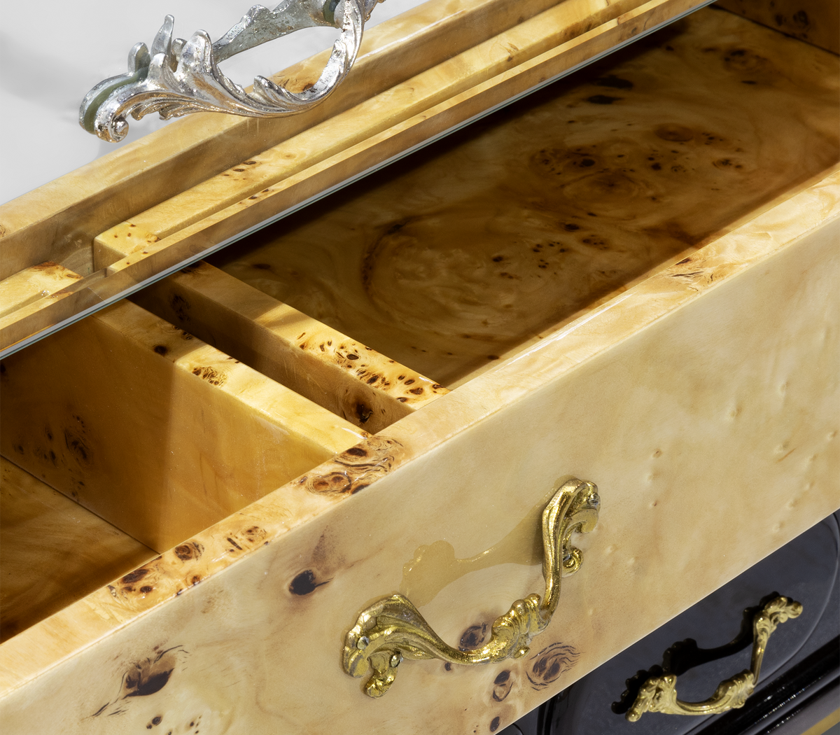 Frank Chest by Boca do Lobo – view 9