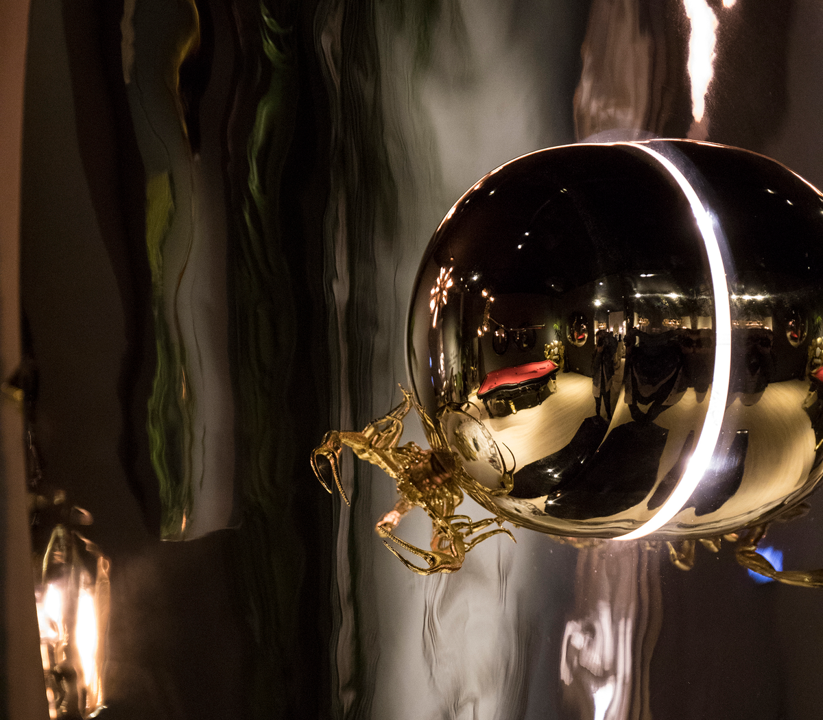 Metamorphosis Mirror by Boca do Lobo – view 9