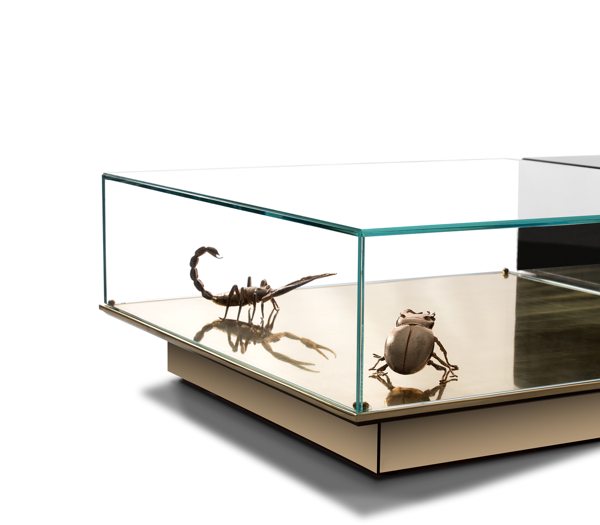 Metamorphosis Sahara Center Table by Boca do Lobo – view 4